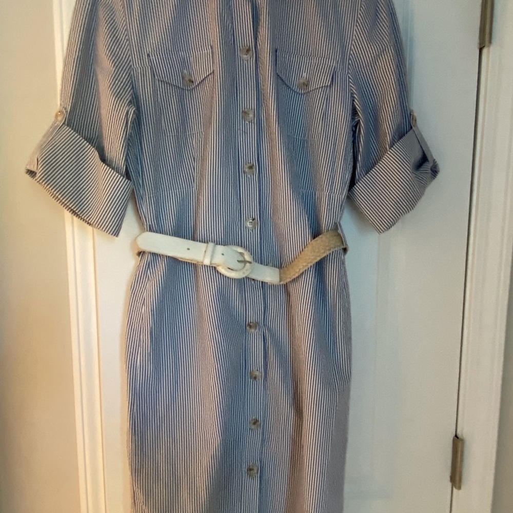 Tahari size 8 shirt dress